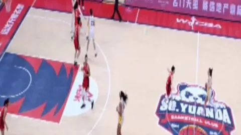 湖人三巨头并肩作战，进攻威力恐令敌手心惊肉跳？